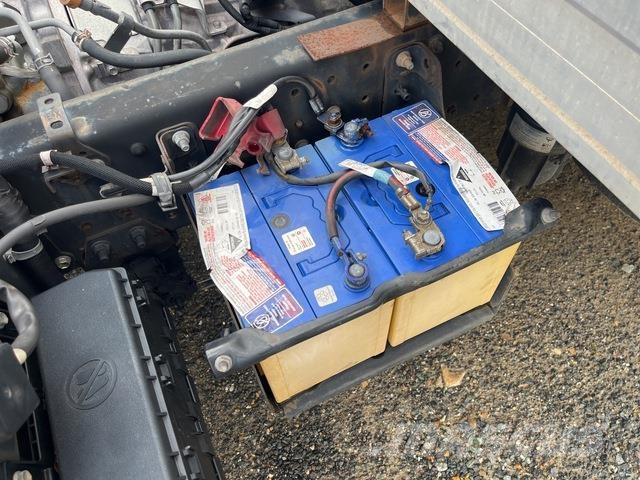 Hino 300 721 Camion cassonati