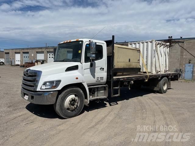 Hino 308 Camion con sponde ribaltabili