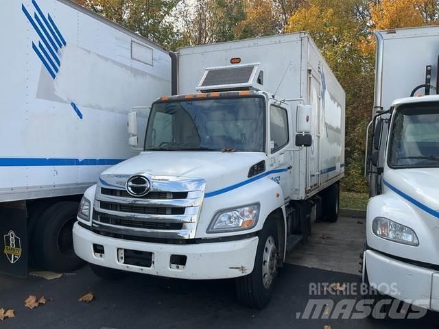 Hino 338 Camion cassonati