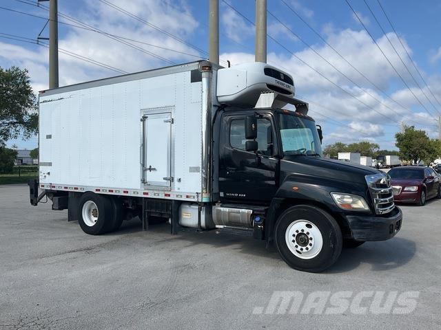 Hino 338 Camion a temperatura controllata