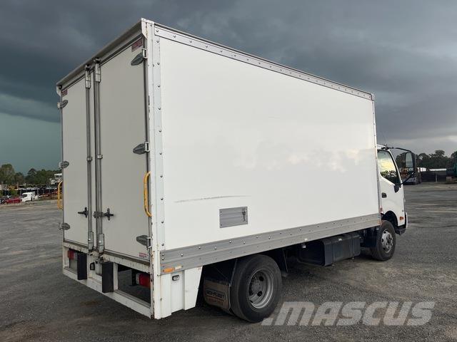 Hino 921 Camion cassonati