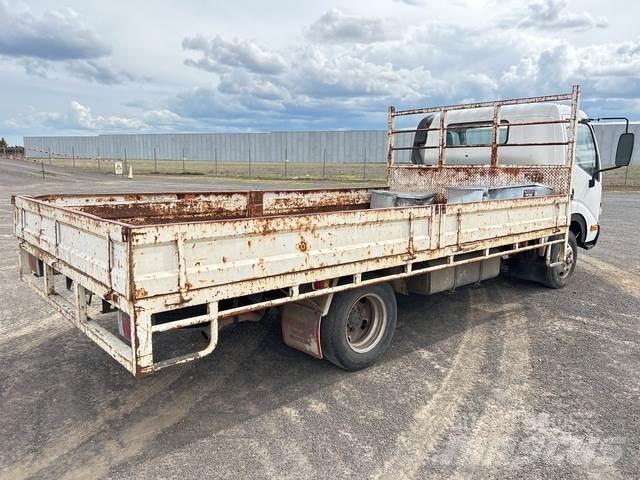 Hino Dutro Camion con sponde ribaltabili