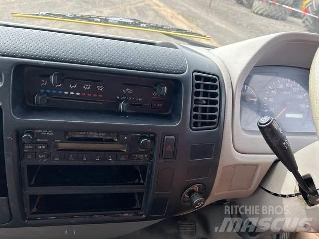 Hino Dutro Camion con sponde ribaltabili