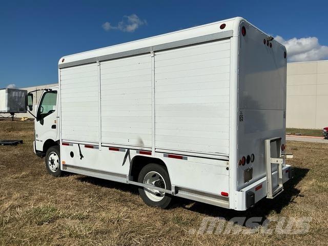 Hino XJC710 Camion per la consegna bevande