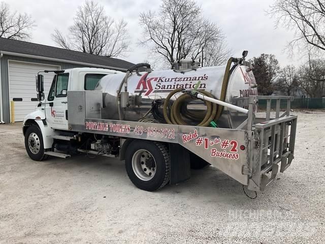 International  Camion autospurgo