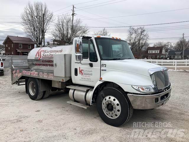 International  Camion autospurgo