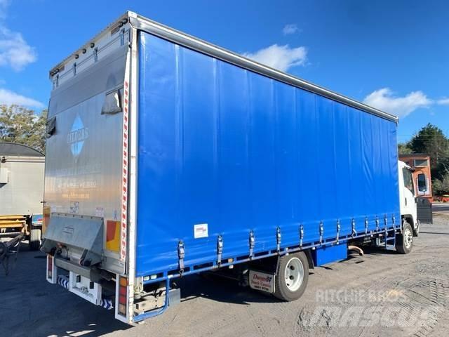Isuzu FSD 850 Motrici centinate