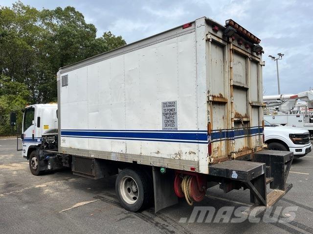 Isuzu NQR Camion cassonati