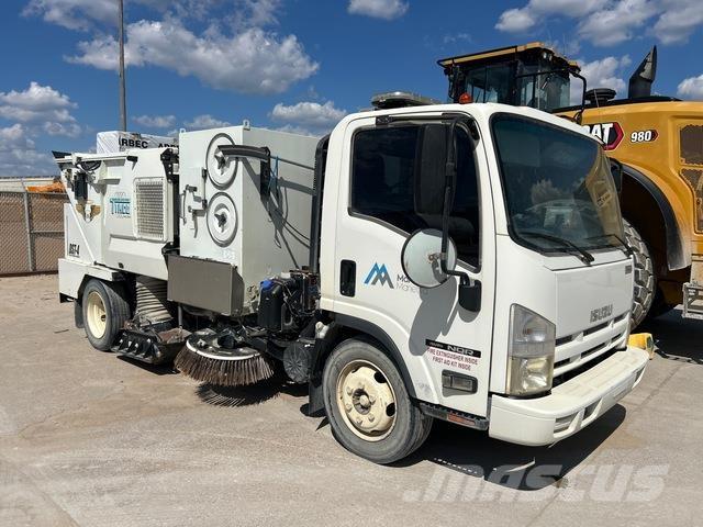 Isuzu NQR Autocarro spazzatrice