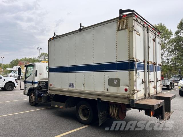 Isuzu NQR Camion cassonati