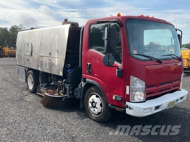 Isuzu NRR Autocarro spazzatrice