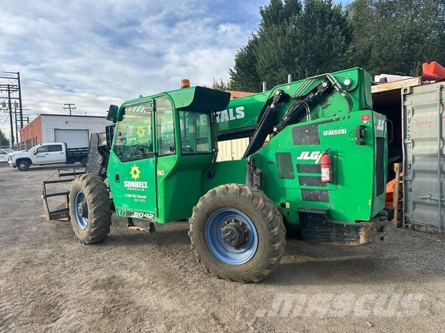 JLG 8042 Sollevatori telescopici