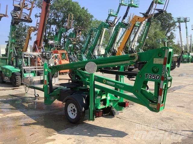 JLG T-350 Piattaforme aeree su rimorchio
