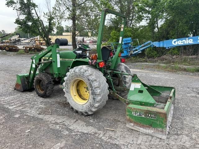 John Deere  Trattori compatti