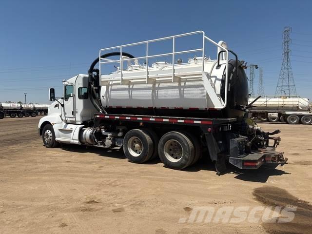 Kenworth T660 Camion autospurgo