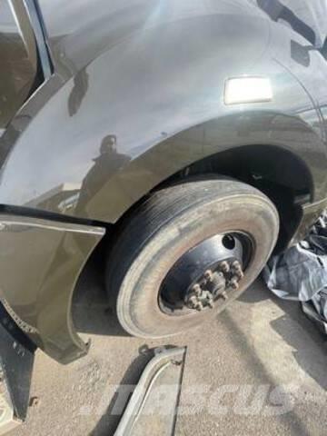 Kenworth T680 Motrici e Trattori Stradali