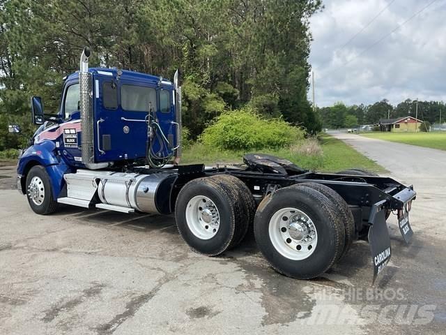 Kenworth T680 Motrici e Trattori Stradali