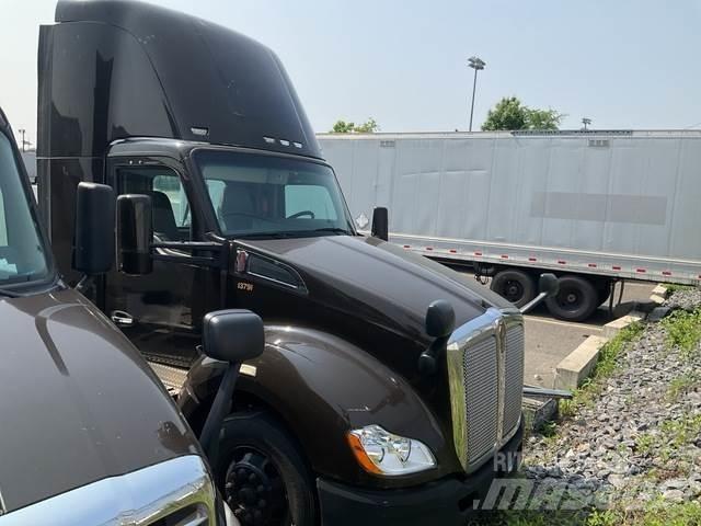 Kenworth T680 Motrici e Trattori Stradali