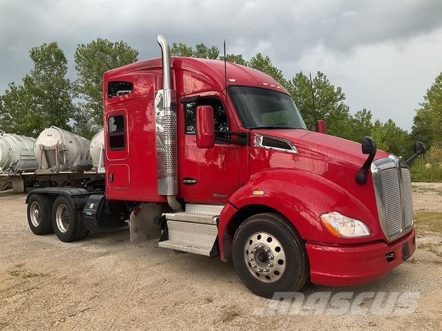 Kenworth T680 Motrici e Trattori Stradali