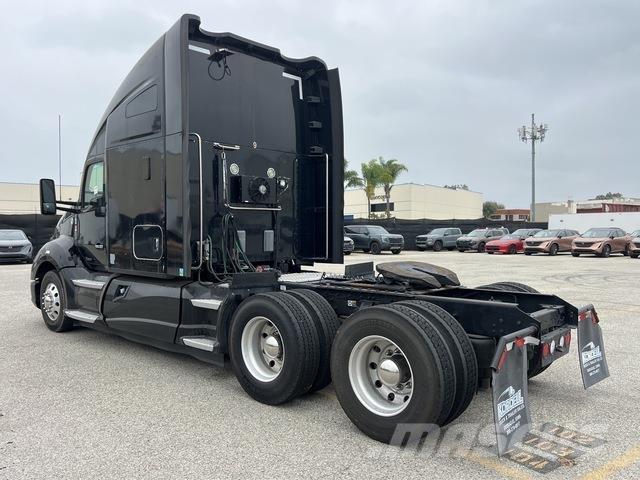 Kenworth T680 Motrici e Trattori Stradali