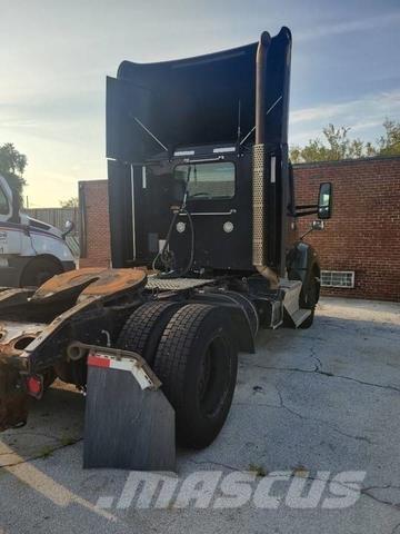 Kenworth T680 Motrici e Trattori Stradali