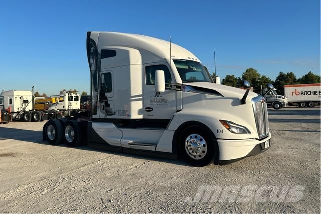 Kenworth T680 Motrici e Trattori Stradali