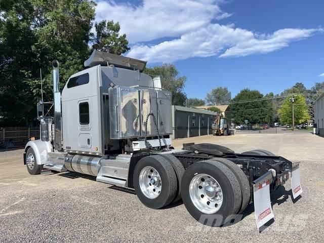Kenworth W900L Motrici e Trattori Stradali