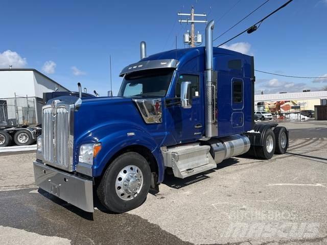 Kenworth W990 Motrici e Trattori Stradali