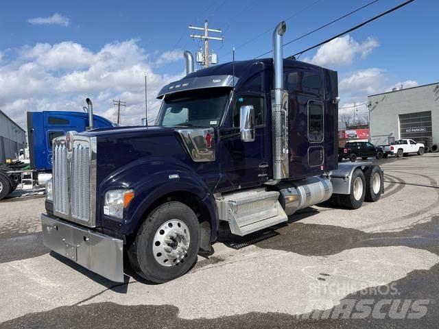 Kenworth W990 Motrici e Trattori Stradali