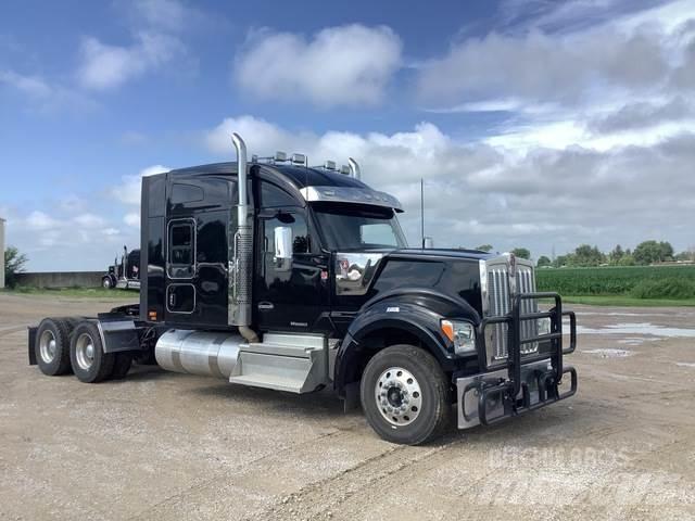 Kenworth W990 Motrici e Trattori Stradali