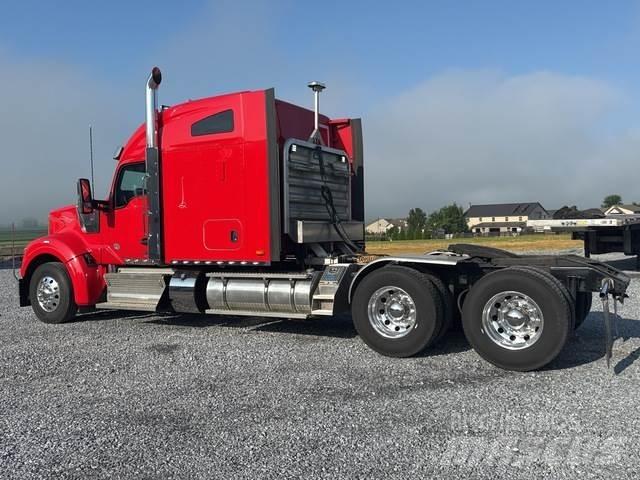 Kenworth W990 Motrici e Trattori Stradali