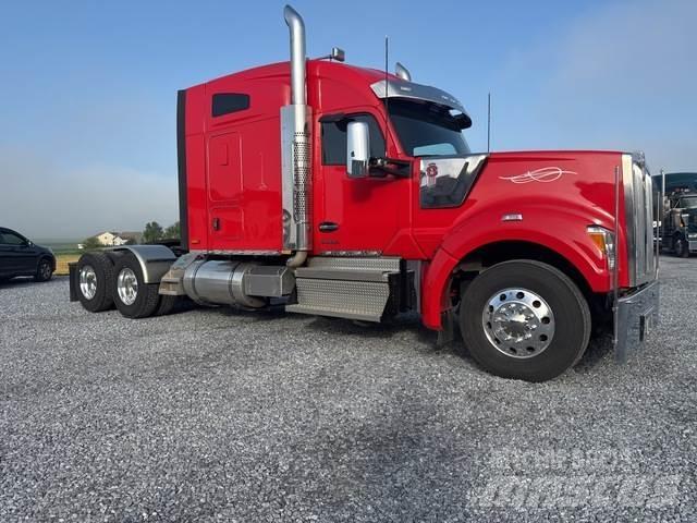 Kenworth W990 Motrici e Trattori Stradali