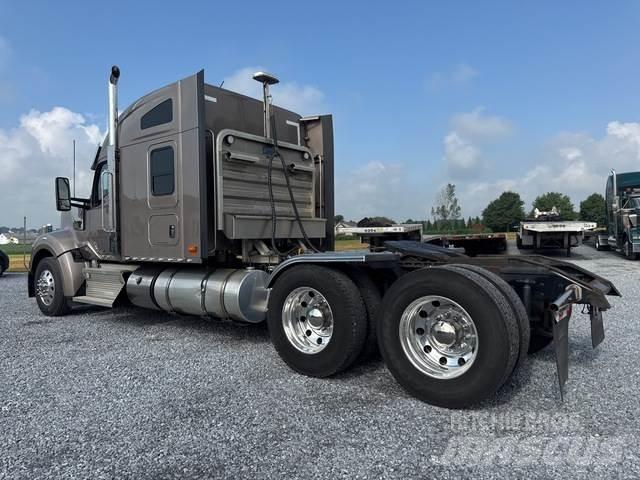 Kenworth W990 Motrici e Trattori Stradali
