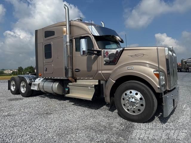Kenworth W990 Motrici e Trattori Stradali