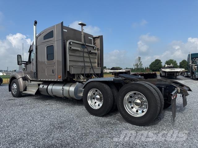 Kenworth W990 Motrici e Trattori Stradali