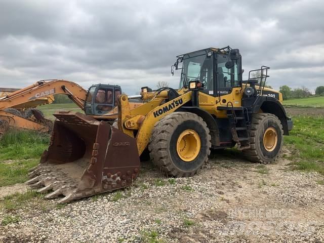 Komatsu WA380 Pale gommate