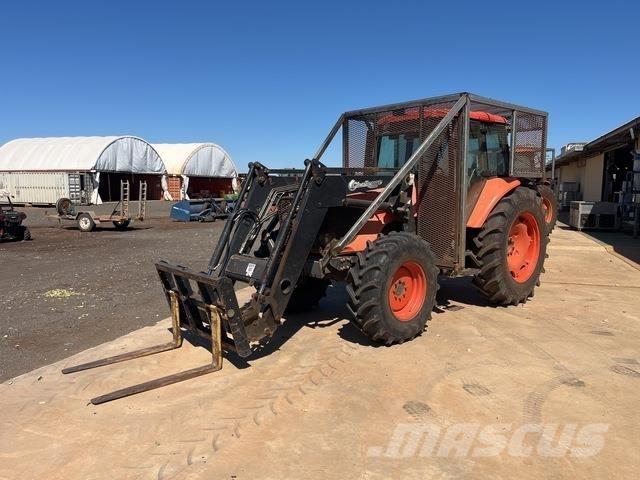 Kubota M125X Trattori