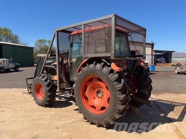 Kubota M125X Trattori