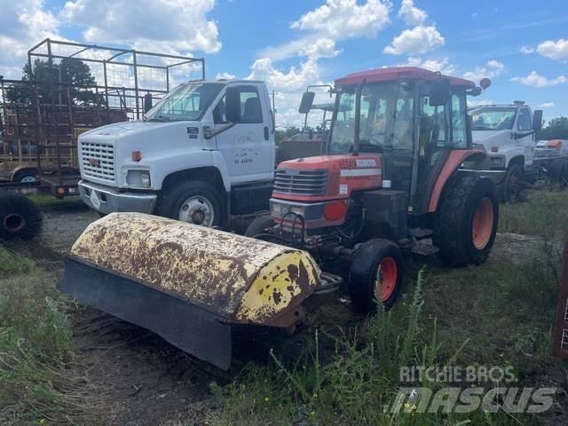Kubota M5700 Spazzatrici da interno