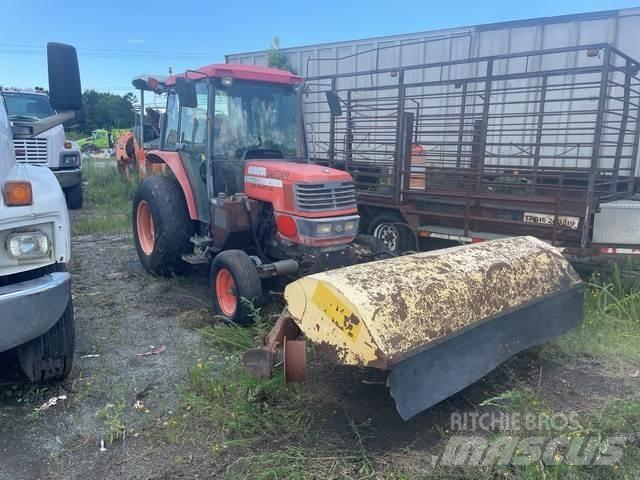 Kubota M5700 Spazzatrici da interno