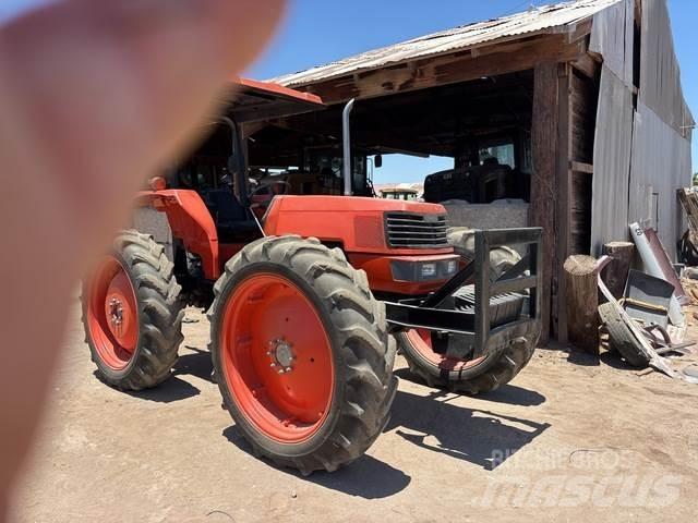 Kubota M9000 Trattori