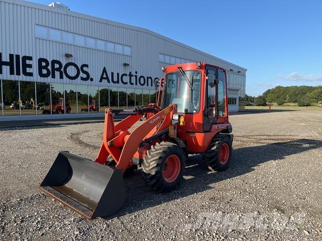 Kubota R530E Pale gommate