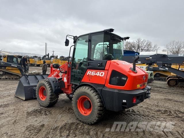Kubota R640 Pale gommate
