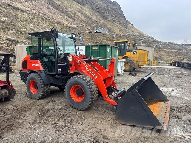 Kubota R640 Pale gommate