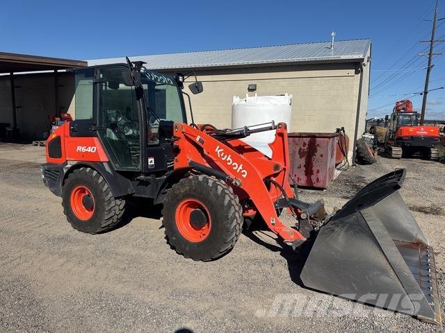 Kubota R640R43 Pale gommate