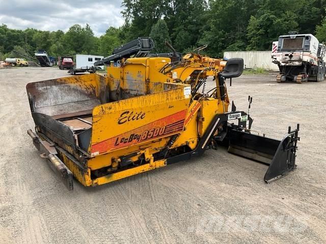 LeeBoy L8500T Finitrici