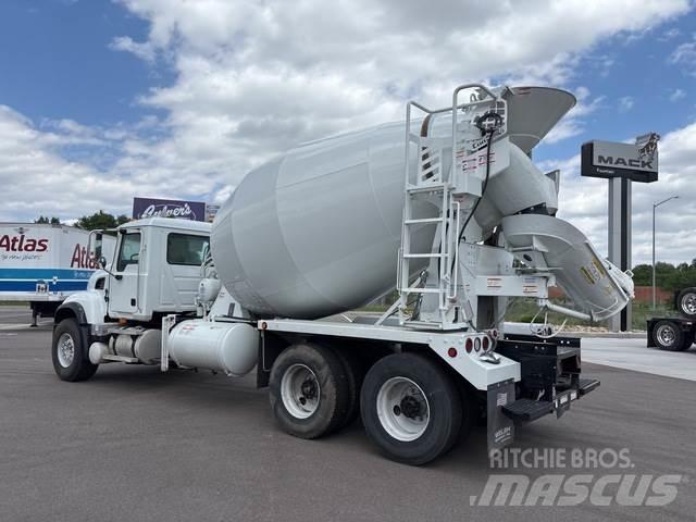 Mack  Camion altro