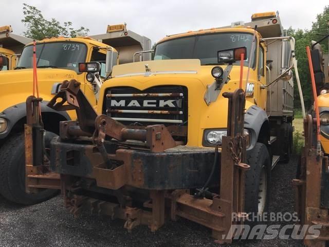 Mack 700 Lame spazzaneve e aratri
