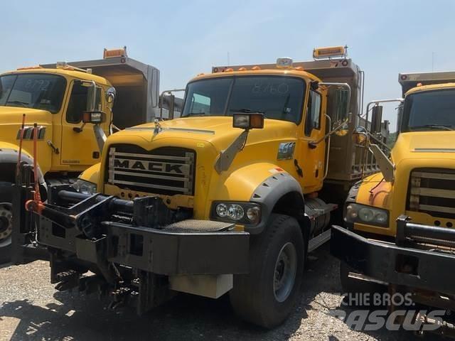 Mack 700 Lame spazzaneve e aratri