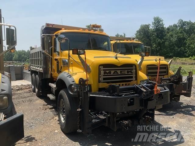 Mack 700 Lame spazzaneve e aratri
